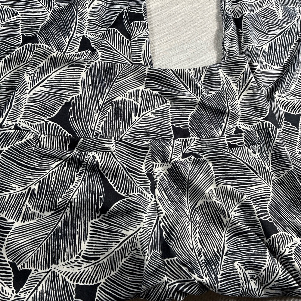 Arolina Small Flared Palazzo Resort Wear in black and white with a palm pattern - Picture 6 of 7
